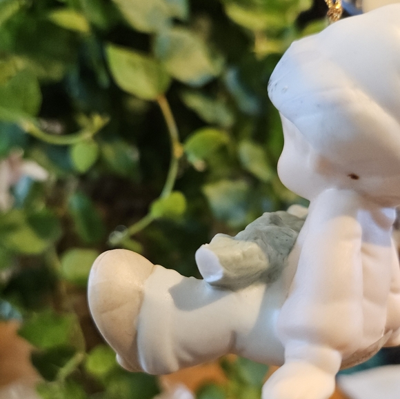 Enesco Precious Moments Ornament Figurine "Don't Let the Holidays Get You Down" - Picture 2 of 4